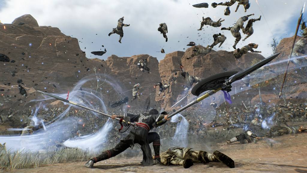 De zwerver valt een leger aan met tweelingpieken in dynastie Warriors: Origins