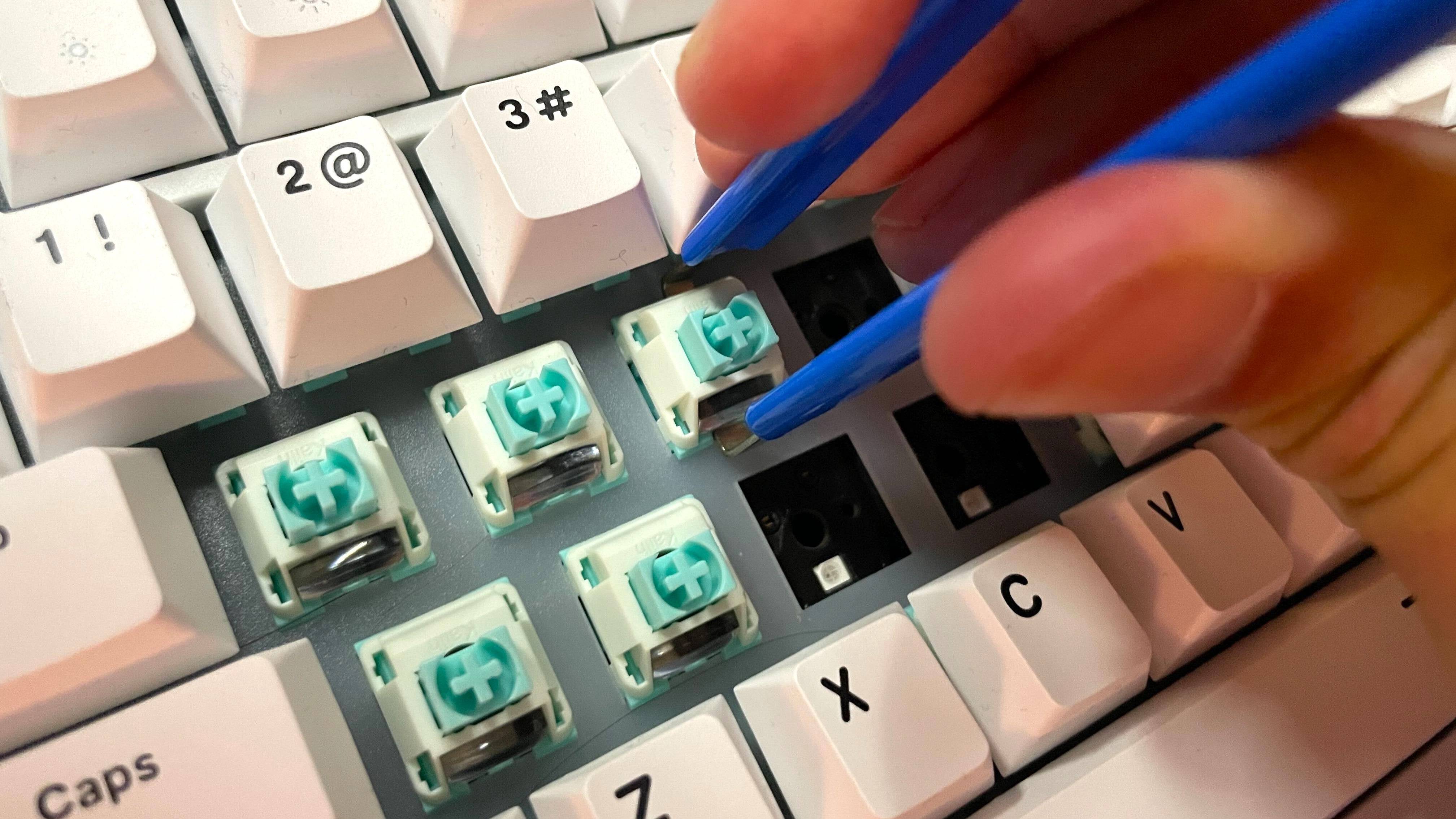 Paghahambing sa mekanikal na switch